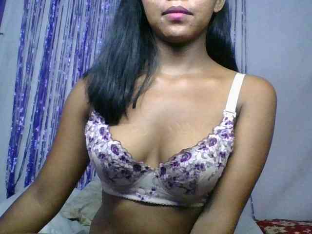 MariahRK webcam