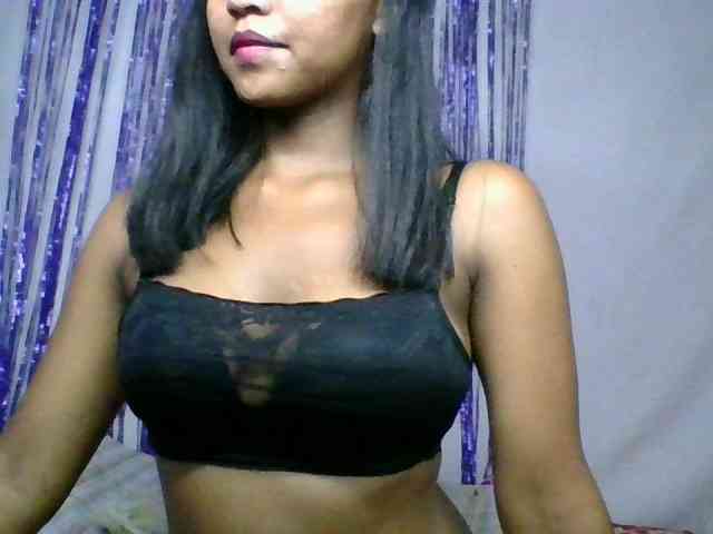 MariahRK webcam