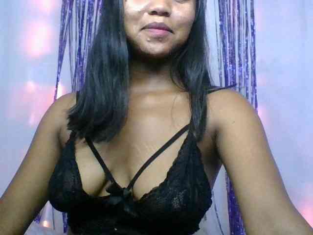 MariahRK webcam