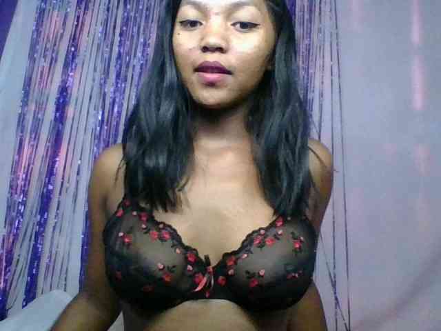 MariahRK webcam