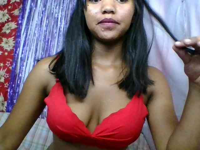 MariahRK webcam