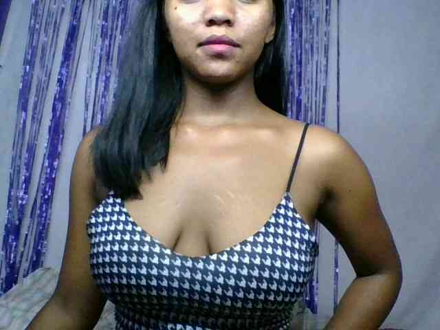 MariahRK webcam