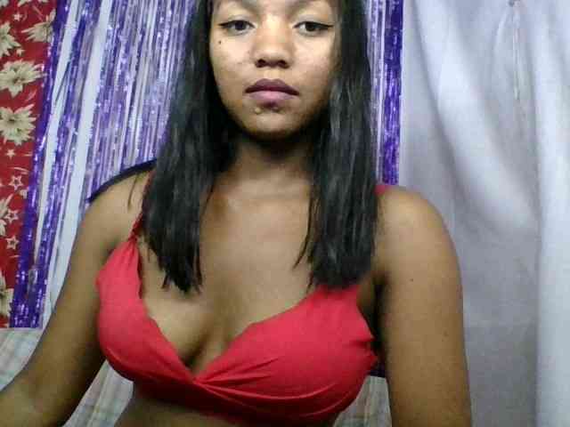 MariahRK webcam