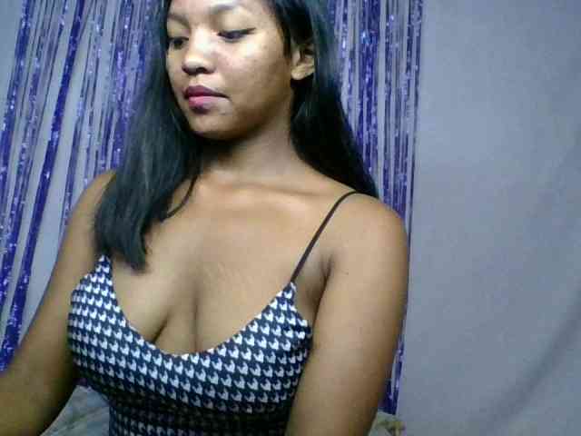 MariahRK webcam