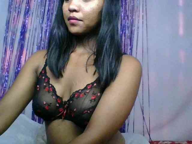MariahRK webcam