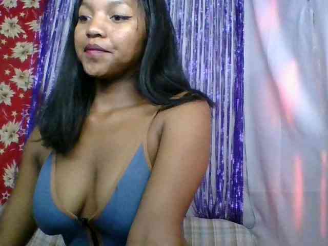 MariahRK webcam