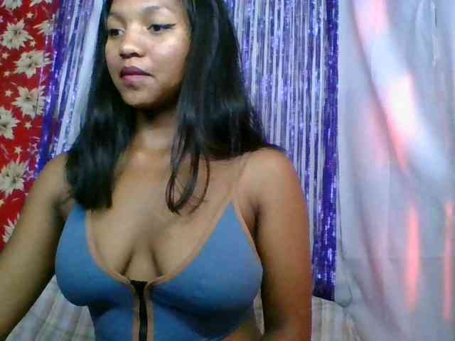 MariahRK webcam