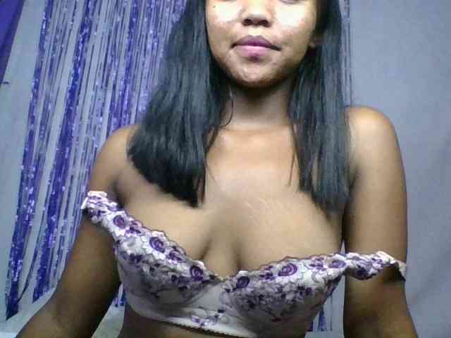 MariahRK webcam