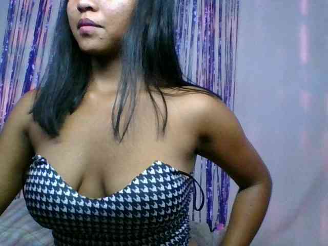 MariahRK webcam