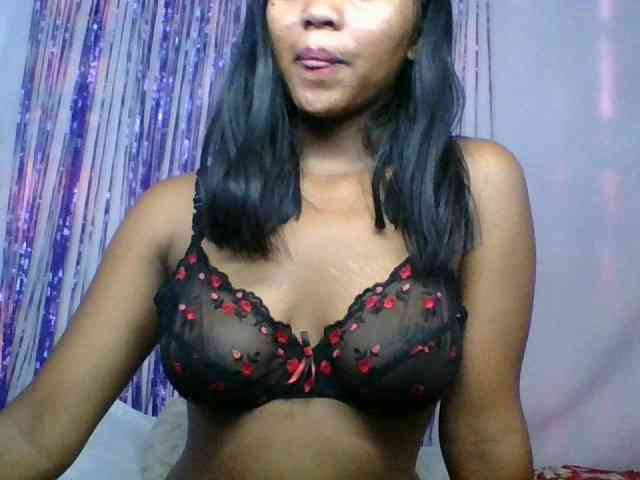 MariahRK webcam