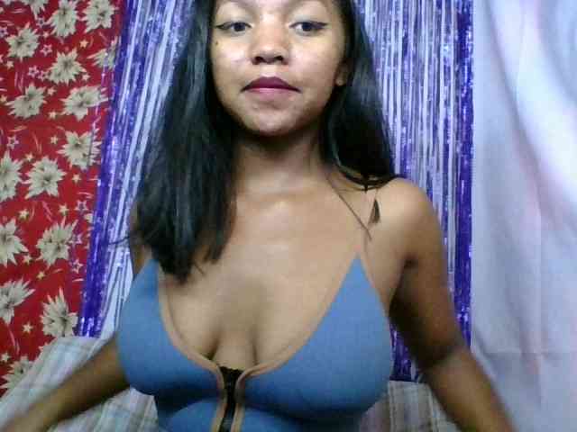 MariahRK webcam