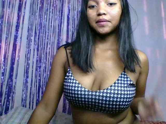 MariahRK webcam
