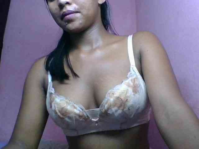 MariahRK Live Webcam on BongaCams