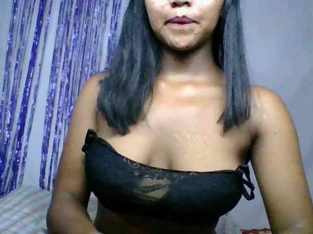 MariahRK webcam
