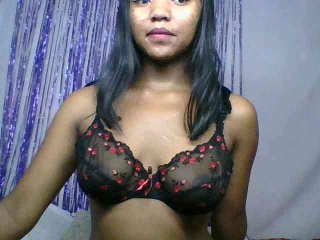 MariahRK webcam