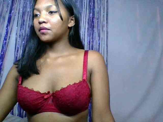 MariahRK webcam