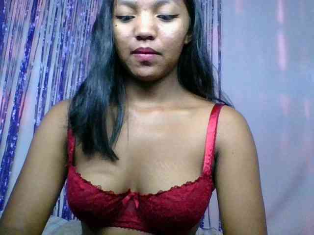 MariahRK webcam