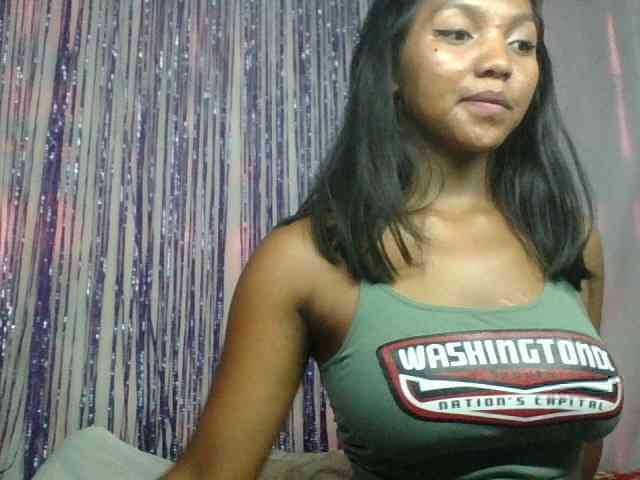 MariahRK webcam