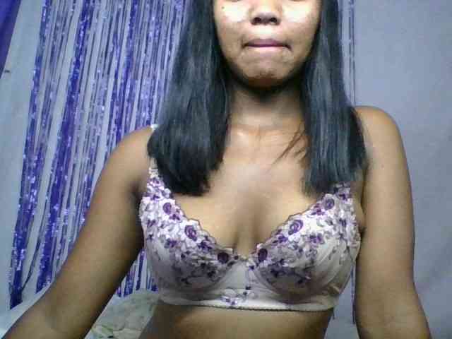 MariahRK webcam
