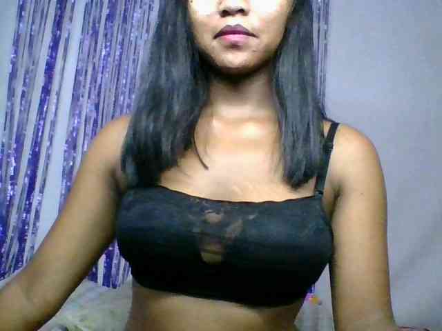 MariahRK webcam