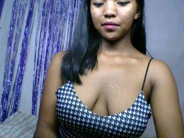 MariahRK webcam