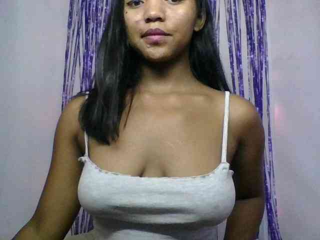 MariahRK webcam