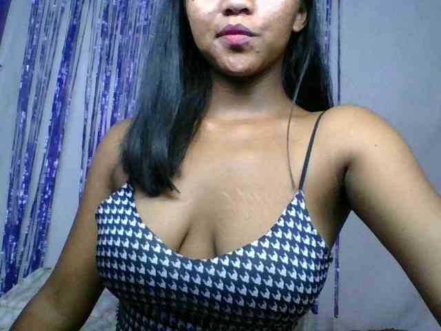 MariahRK webcam