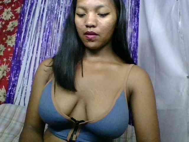 MariahRK webcam
