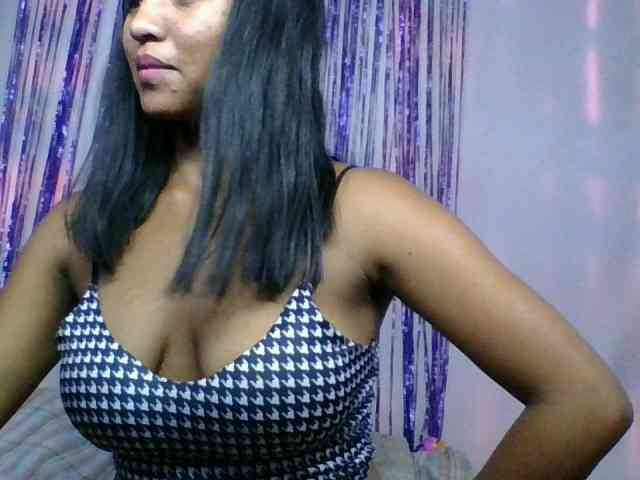 MariahRK webcam