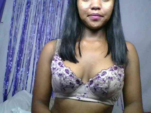 MariahRK webcam