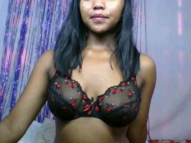 MariahRK webcam