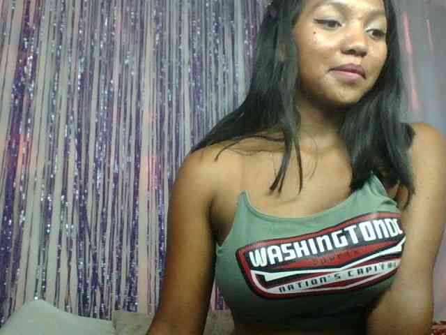 MariahRK webcam
