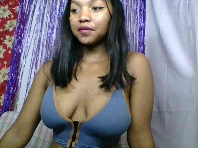 MariahRK webcam