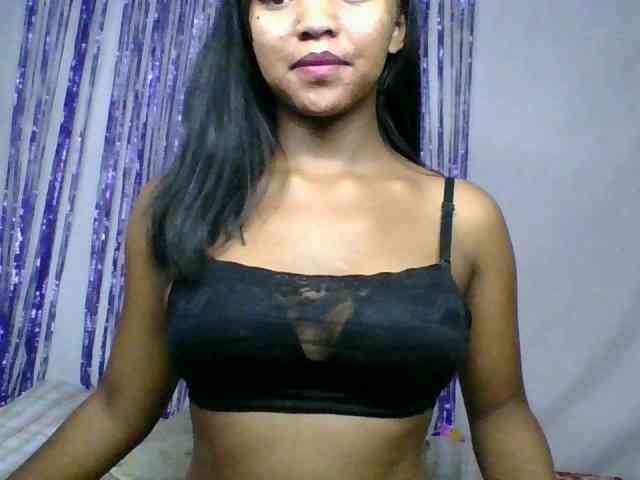 MariahRK webcam