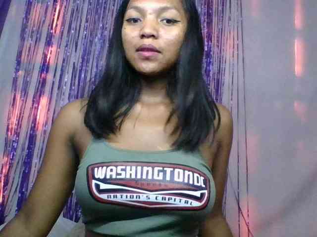 MariahRK webcam