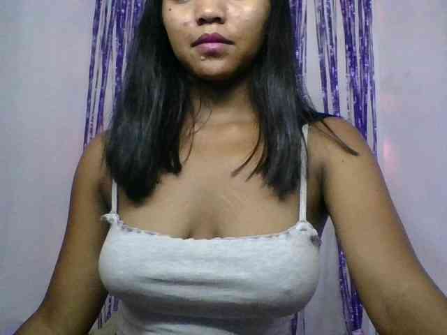 MariahRK webcam