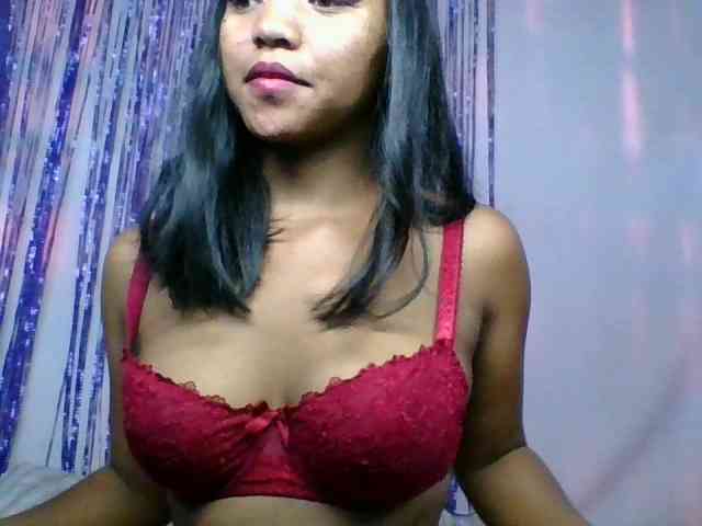 MariahRK webcam