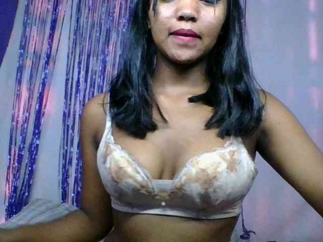 MariahRK webcam