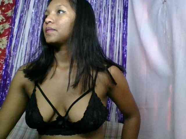 MariahRK webcam