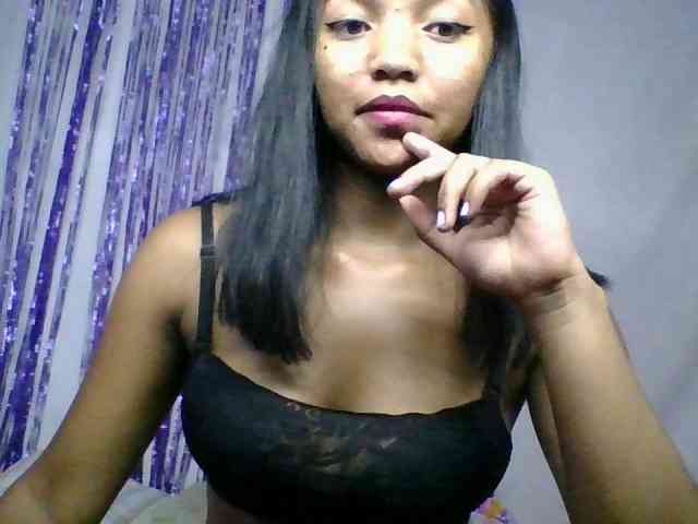 MariahRK webcam