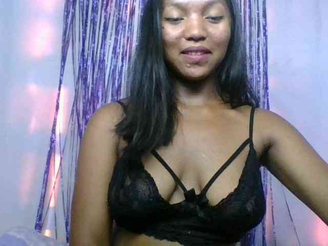 MariahRK webcam