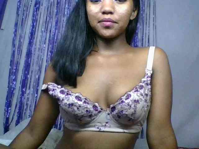 MariahRK webcam