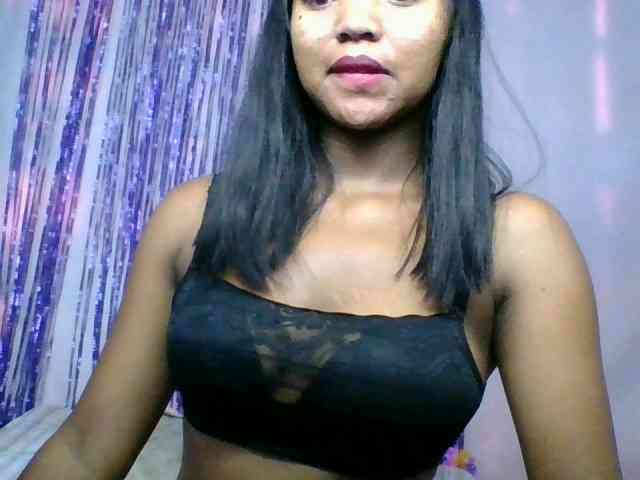 MariahRK webcam