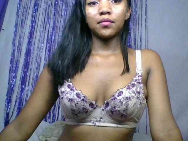 MariahRK webcam