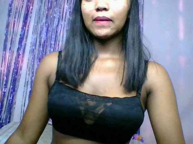 MariahRK webcam