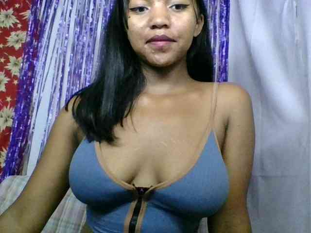 MariahRK webcam