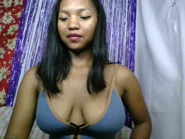 MariahRK webcam