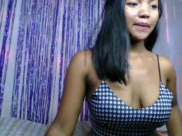 MariahRK webcam