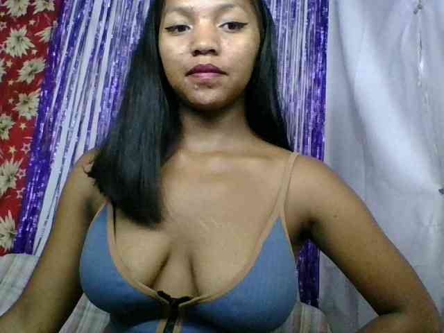 MariahRK webcam