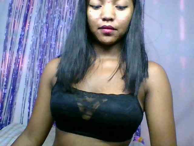 MariahRK webcam